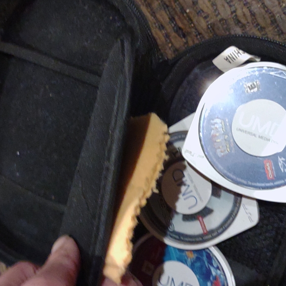 Games and case - Picture 2 of 7